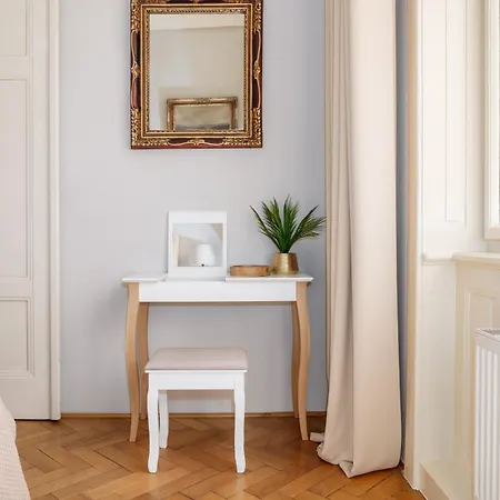 דירה Days - One-bedroom With Workspace In The Old Town