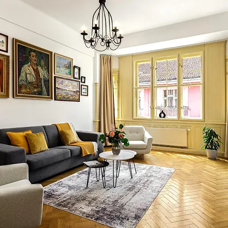 Days - One-bedroom With Workspace In The Old Town פראג