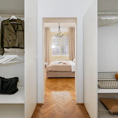 Apartment Days - Charming 1bdr - Old Town - Workspace *