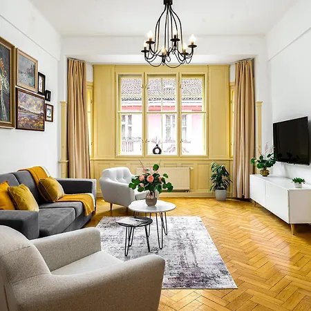 Days - Charming 1bdr - Old Town - Workspace Apartment