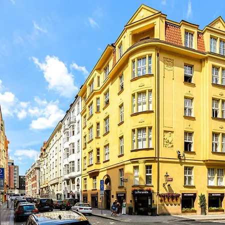 Διαμέρισμα Days - One-bedroom With Workspace In The Old Town *