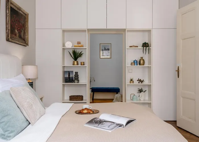 Days - One-bedroom With Workspace In The Old Town * Praag