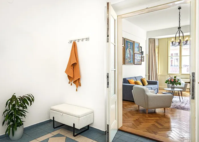 Days - One-bedroom With Workspace In The Old Town Appartement