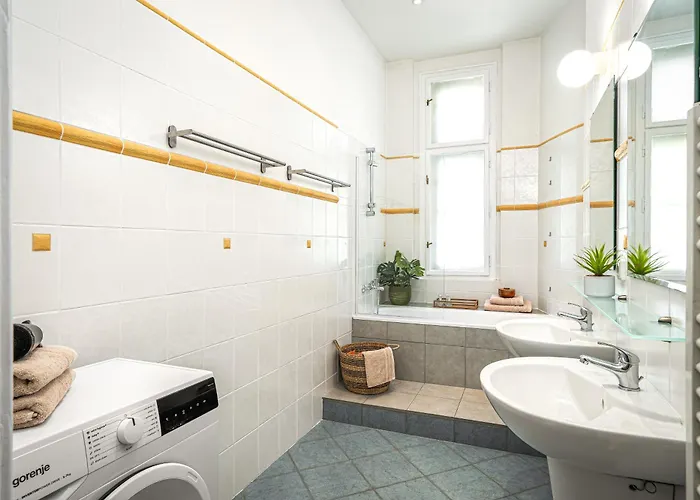 Days - One-bedroom With Workspace In The Old Town Appartement *