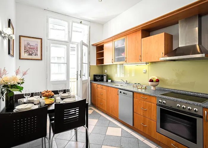 Appartement Days - One-bedroom With Workspace In The Old Town *