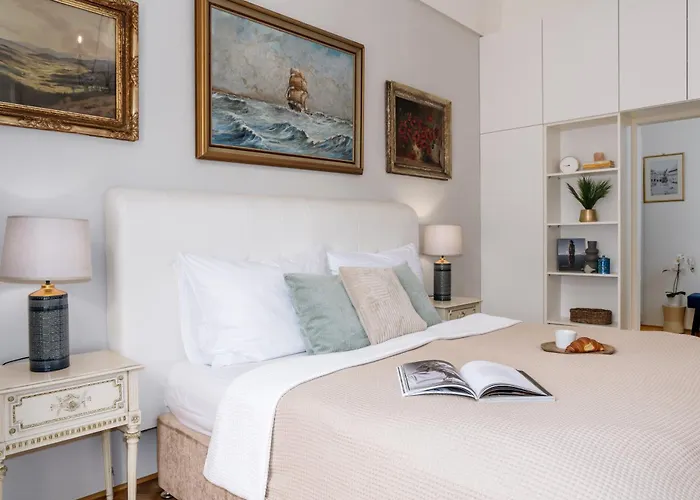 Days - One-bedroom With Workspace In The Old Town Appartement *