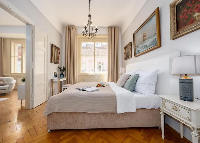 Appartement Days - One-bedroom With Workspace In The Old Town *
