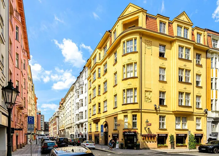 Appartement Days - One-bedroom With Workspace In The Old Town *