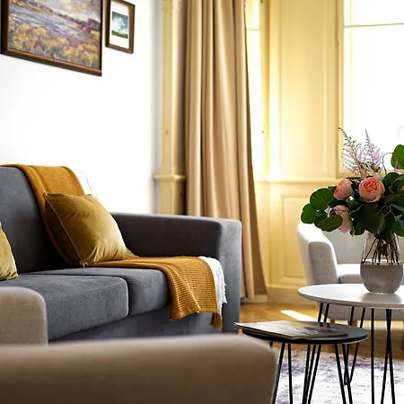 Days - One-bedroom With Workspace In The Old Town *