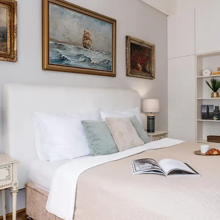 Days - One-bedroom With Workspace In The Old Town Lägenhet *